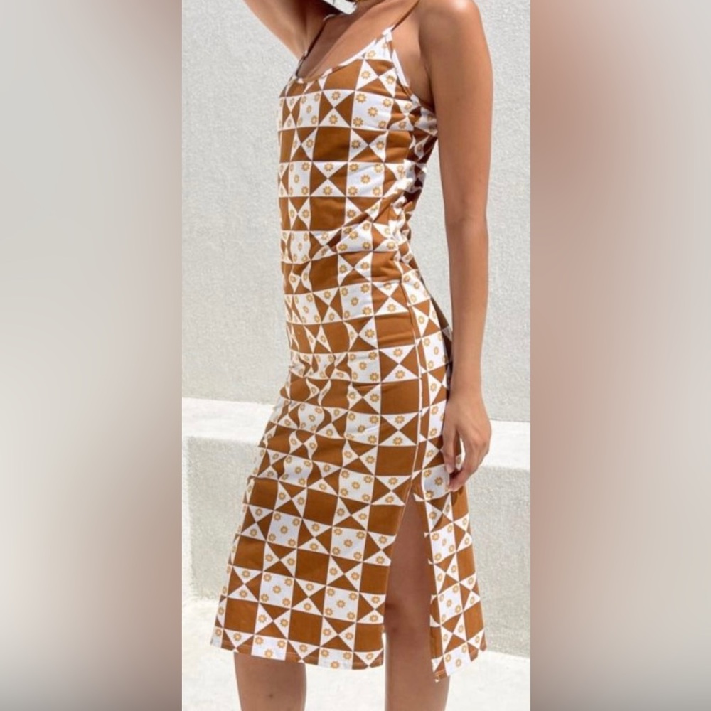 Lisa Says Gah Brown and White Midi Dress